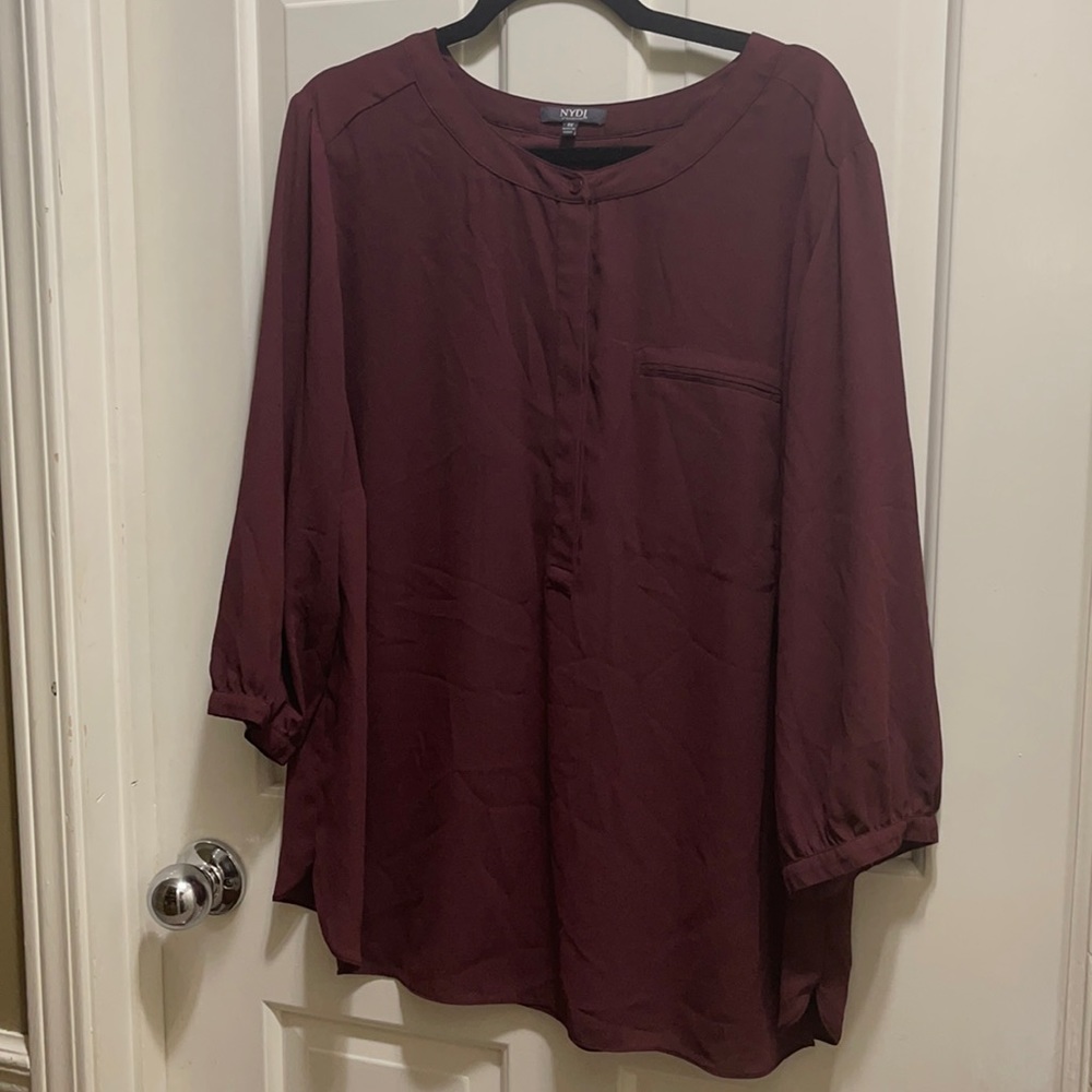 Gorgeous wine colored NYDJ Henley blouse 1x